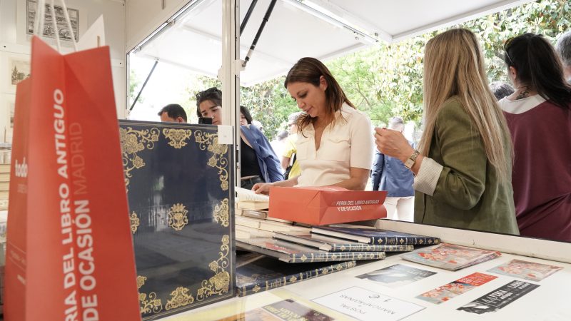 La Feria del Libro Antiguo y de Ocasión de Madrid: Una tradición cultural en el Paseo de Recoletos