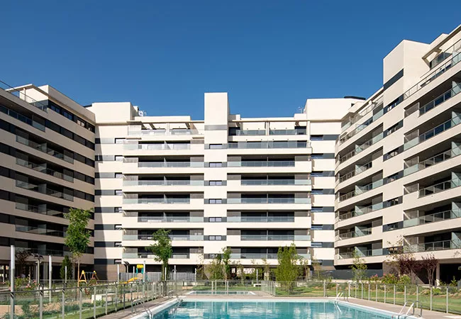 Abogados de Atocha, 4: 139 viviendas con piscina en Móstoles