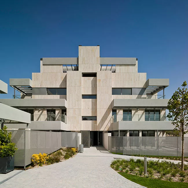 El Barrial en Aravaca: 18 viviendas diseñadas por Cano y Escario