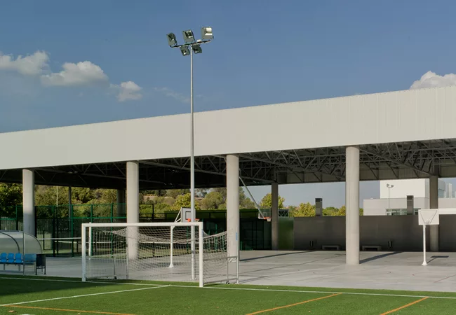 Instalaciones deportivas del Colegio Arenales en Carabanchel