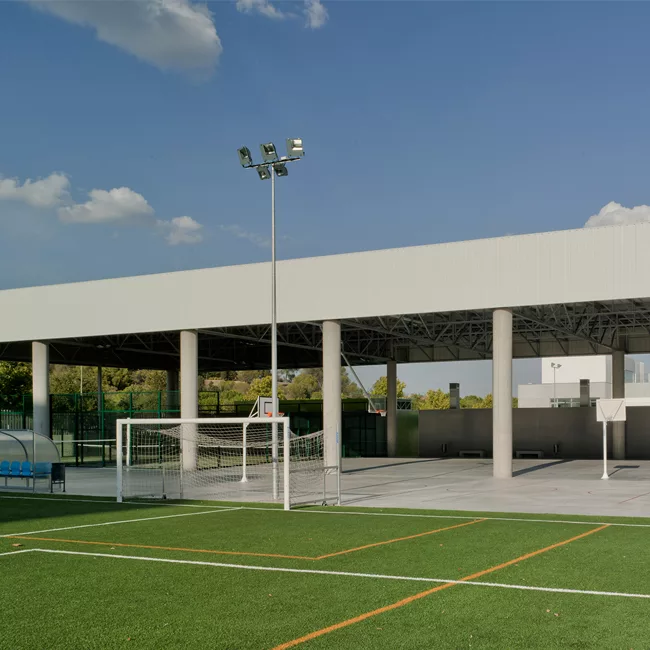 Instalaciones deportivas del Colegio Arenales en Carabanchel