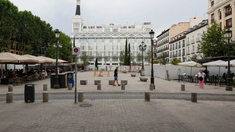 La plaza de Santa Ana replantará sus árboles tras las obras