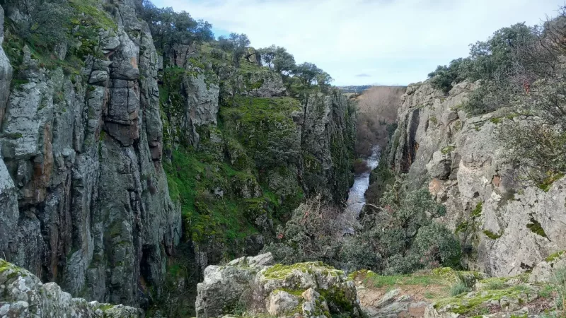 Ruta de la Risca de Valdeprados: un cañón de 40 metros a menos de una hora de Madrid