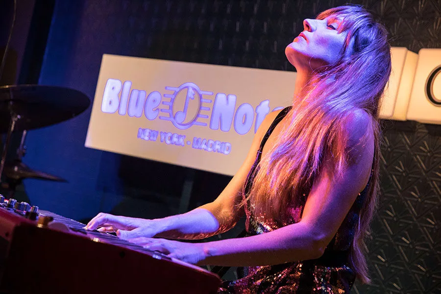 Café Comercial: noches de piano bar y gastronomía en Madrid