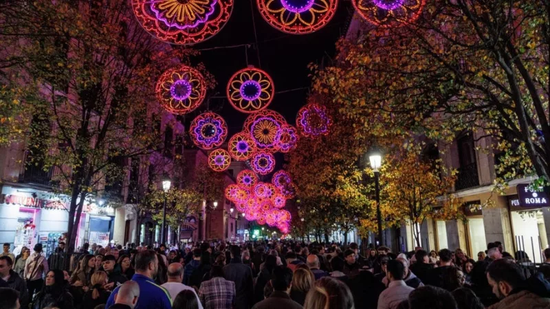 Madrid ilumina la Navidad con 13 millones de bombillas LED