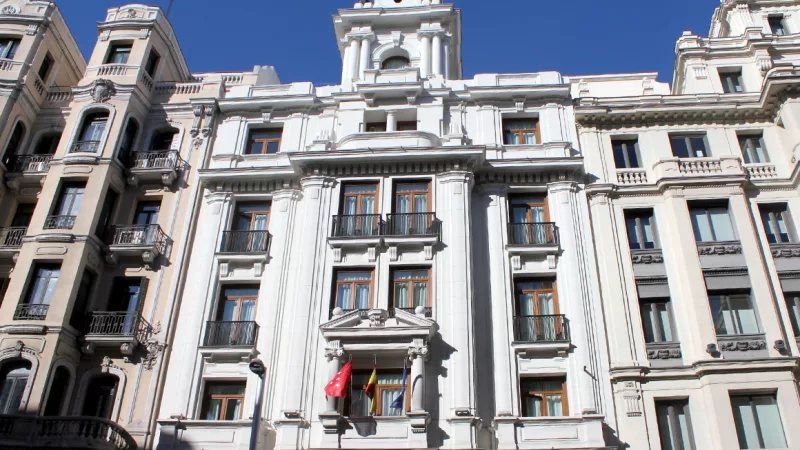 Hotel H10 Villa de la Reina: Elegancia en la Gran Vía de Madrid