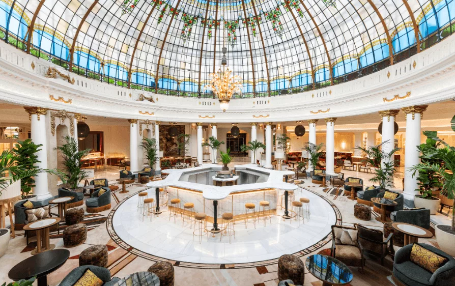 Mercadillo navideño en el Hotel Palace de Madrid: una cita imprescindible