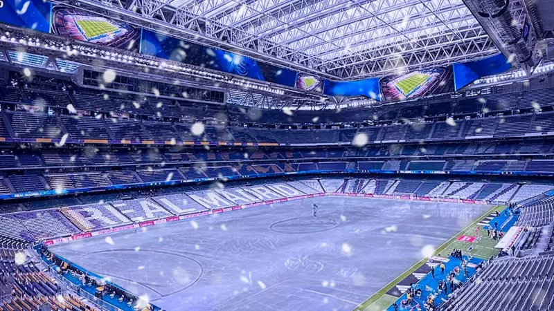El Santiago Bernabéu se transforma en un parque temático navideño