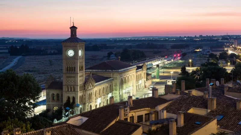 La estación de tren de Toledo: una joya neomudéjar que cautiva a viajeros
