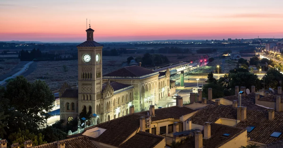 La estación de tren de Toledo: una joya neomudéjar que cautiva a viajeros