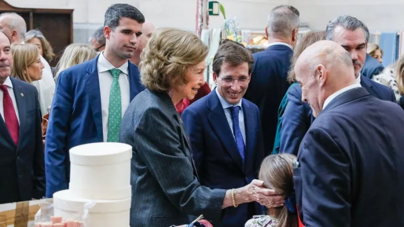 Rastrillo de Nuevo Futuro en el Palacio de Cibeles: una cita solidaria con la decoración y la moda vintage