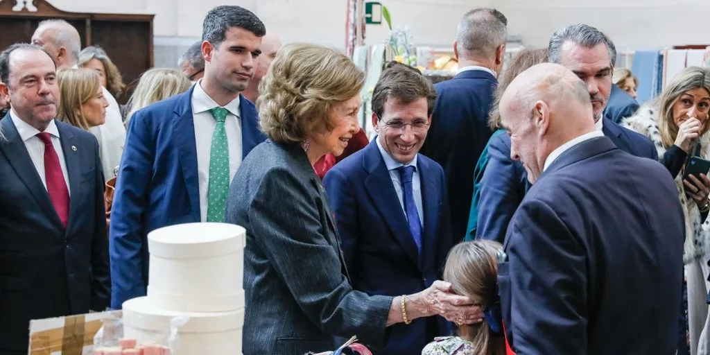 Rastrillo de Nuevo Futuro en el Palacio de Cibeles: una cita solidaria con la decoración y la moda vintage