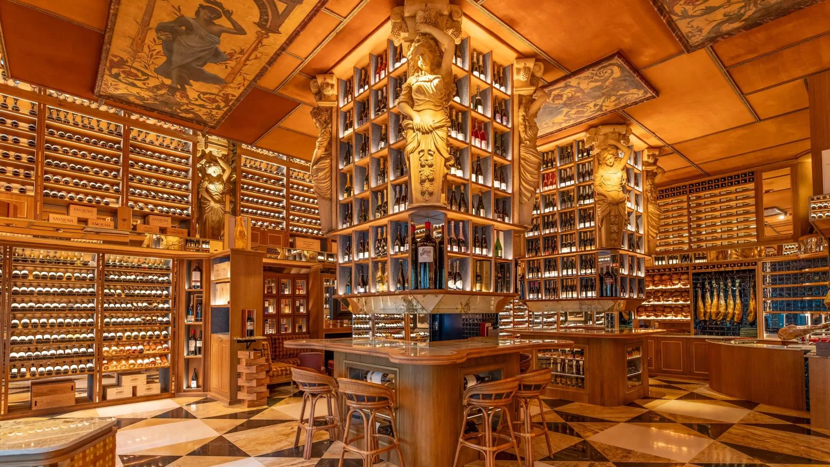 The Library Madrid: 3.500 vinos y bar de tapeo