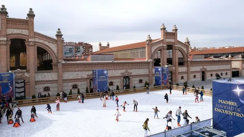 Pistas de hielo en Matadero y Cibeles: Navidad sobre patines