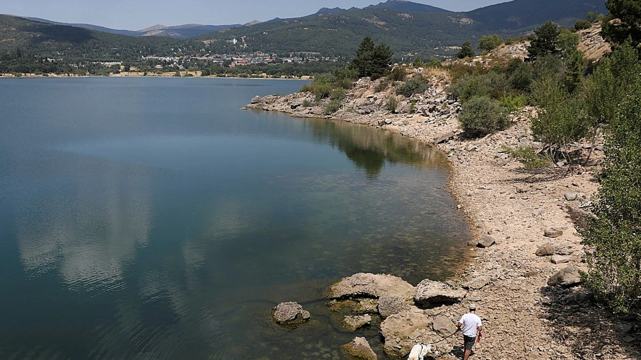 Visita Becerril de la Sierra en transporte público: gastronomía y senderismo en la Sierra de Guadarrama