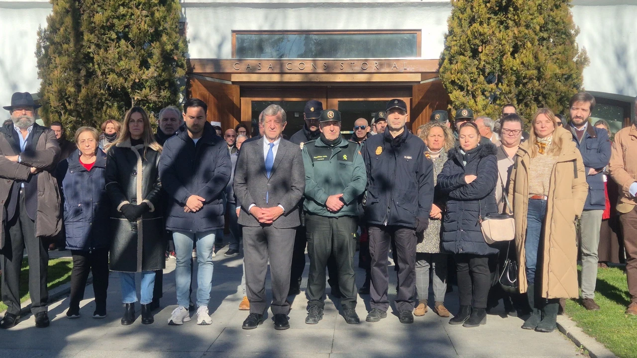 Homenaje en Villanueva de la Cañada por las víctimas del accidente ferroviario en Córdoba