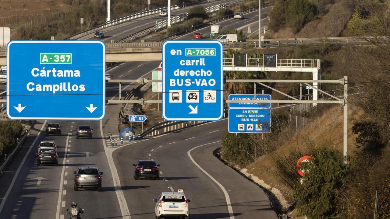 La DGT restringe el acceso de vehículos con etiqueta Cero a los carriles VAO en Madrid