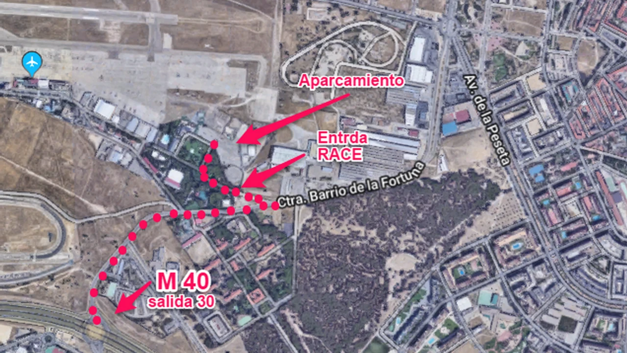 Exhibición aérea histórica en el aeródromo de Cuatro Vientos en Madrid