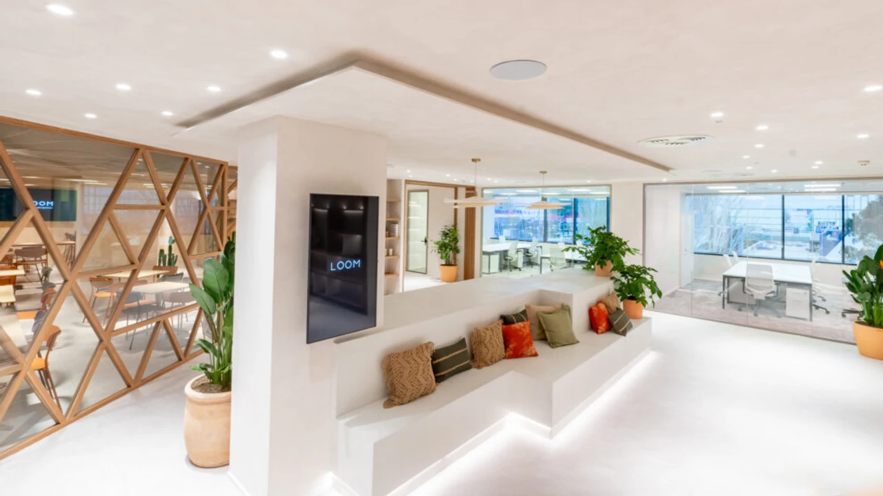 American Express abre oficinas en Barajas y se anuncia el centro de movilidad sostenible en Hortaleza (Madrid)